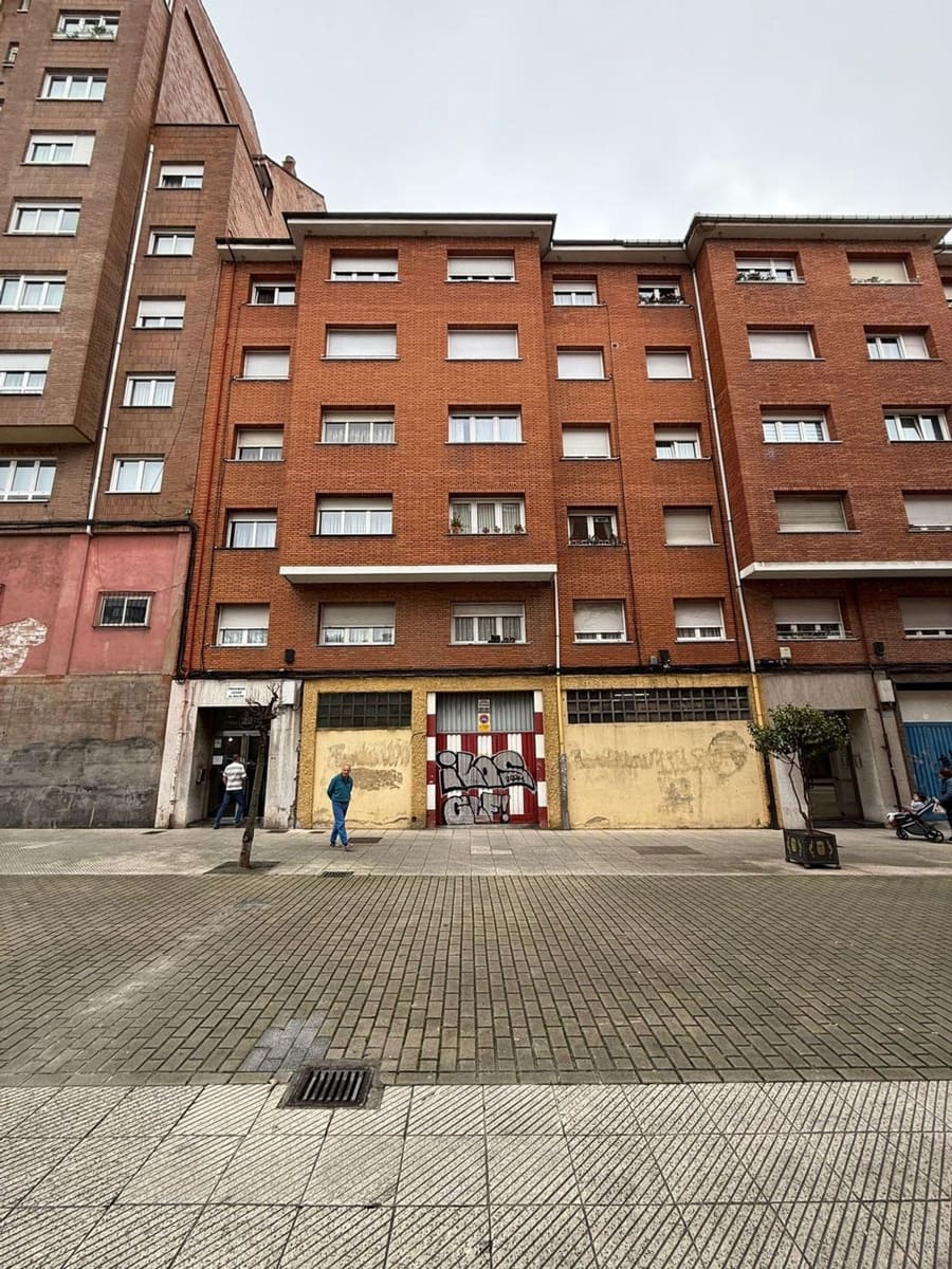 3 bedroom Apartment for sale in Oviedo with garage - € 133,000 (Ref: 9697986)