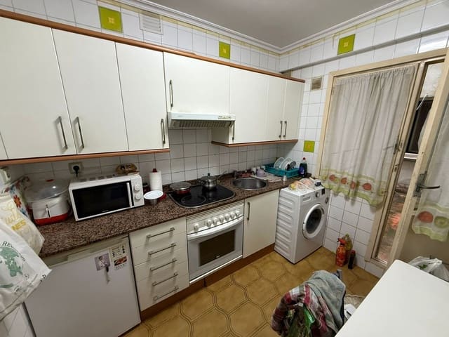 3 Zimmer Apartment zu verkaufen in Centro Urbano, Oviedo mit Garage - 133.000 € (Ref: 9697986)