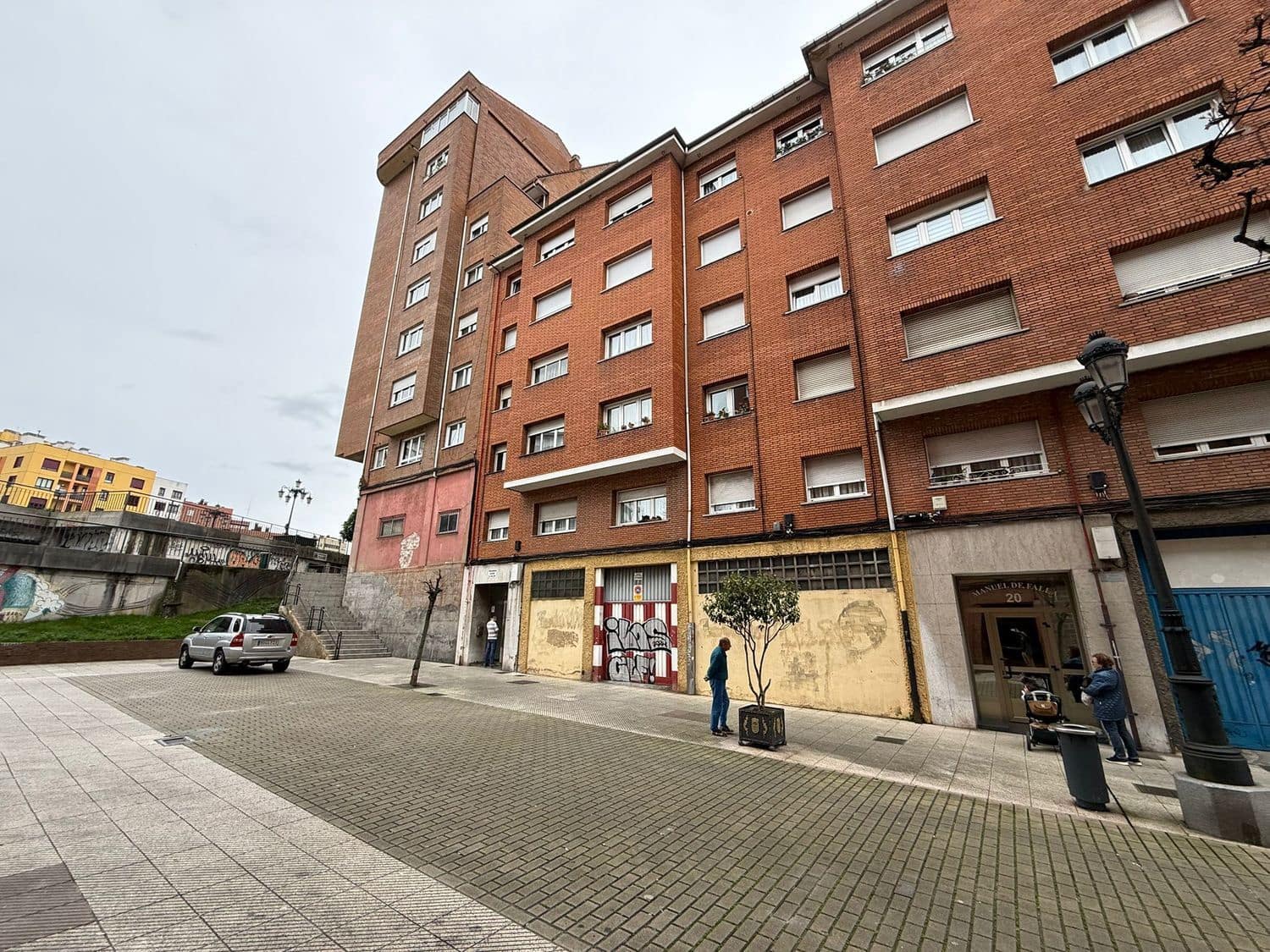 3 bedroom Apartment for sale in Oviedo with garage - € 133,000 (Ref: 9697986)