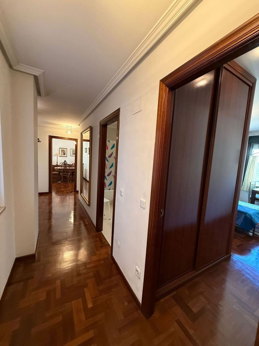 3 slaapkamer Appartement te koop in Oviedo met garage - € 350.000 (Ref: 9719533)