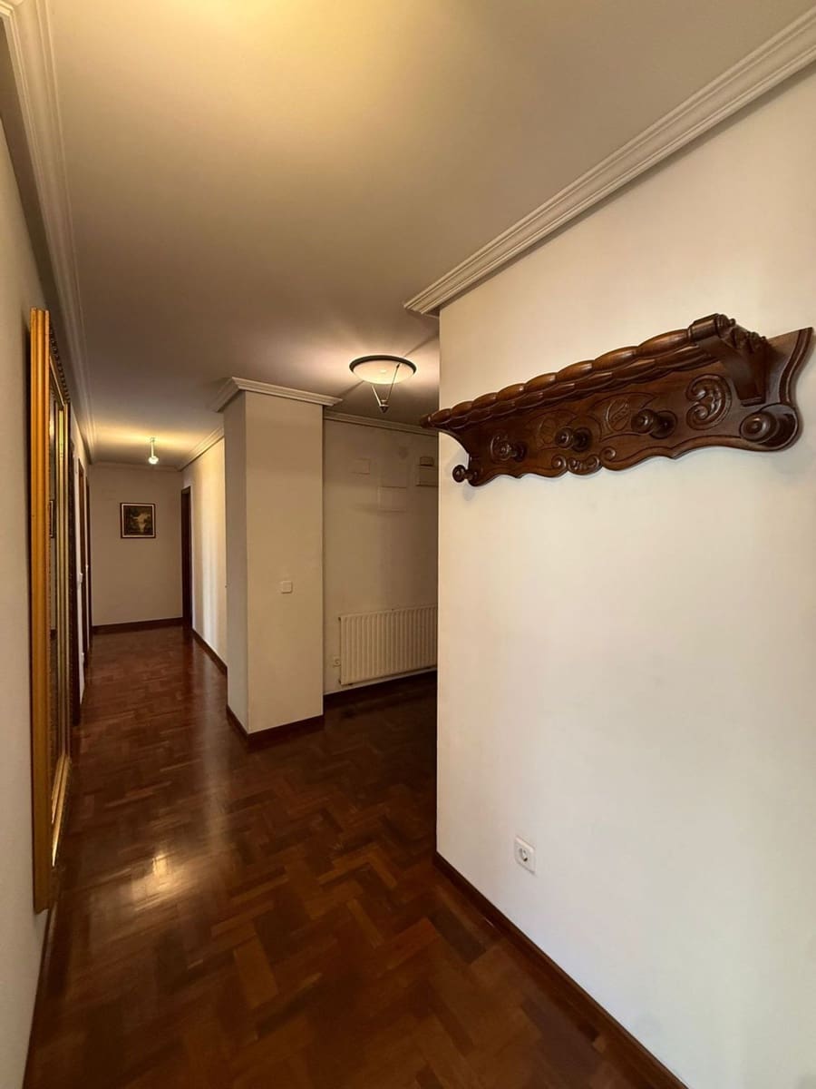 3 slaapkamer Appartement te koop in Oviedo met garage - € 350.000 (Ref: 9719533)