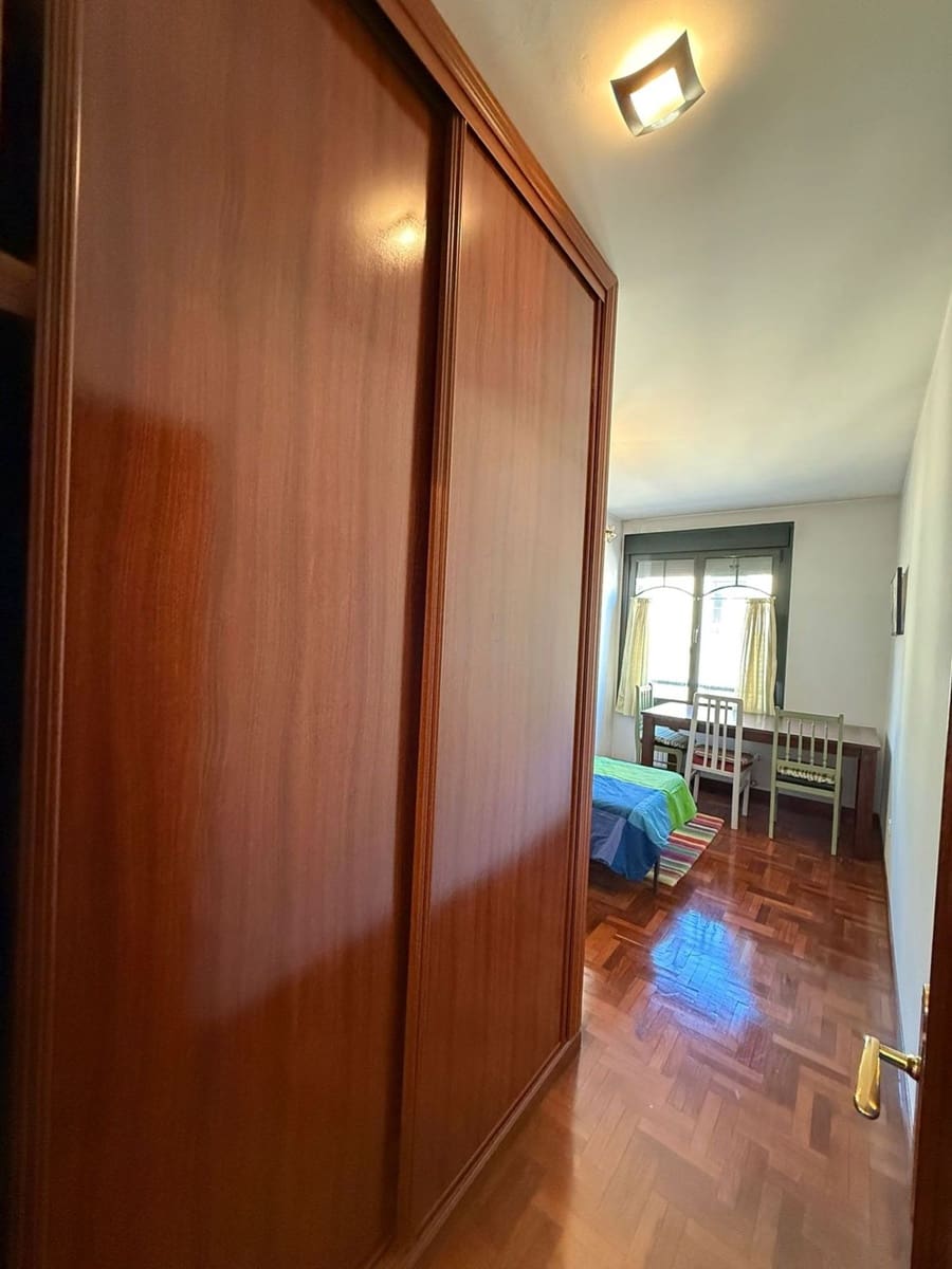 3 slaapkamer Appartement te koop in Oviedo met garage - € 350.000 (Ref: 9719533)