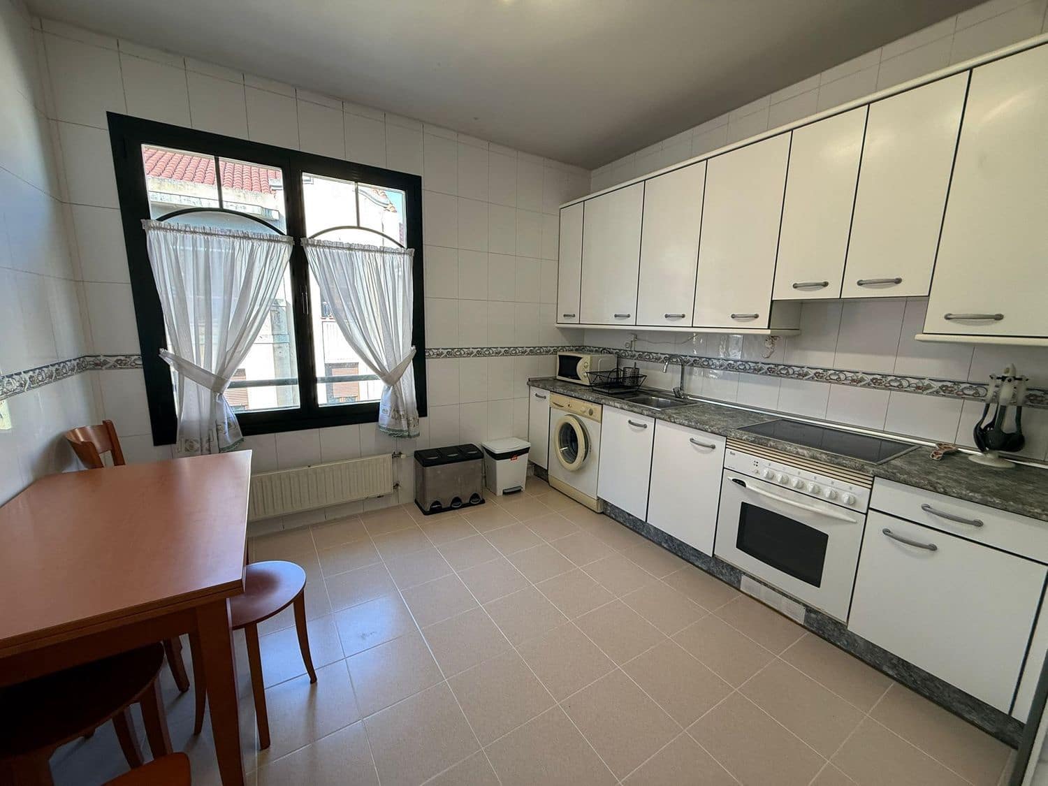 3 slaapkamer Appartement te koop in Oviedo met garage - € 350.000 (Ref: 9719533)