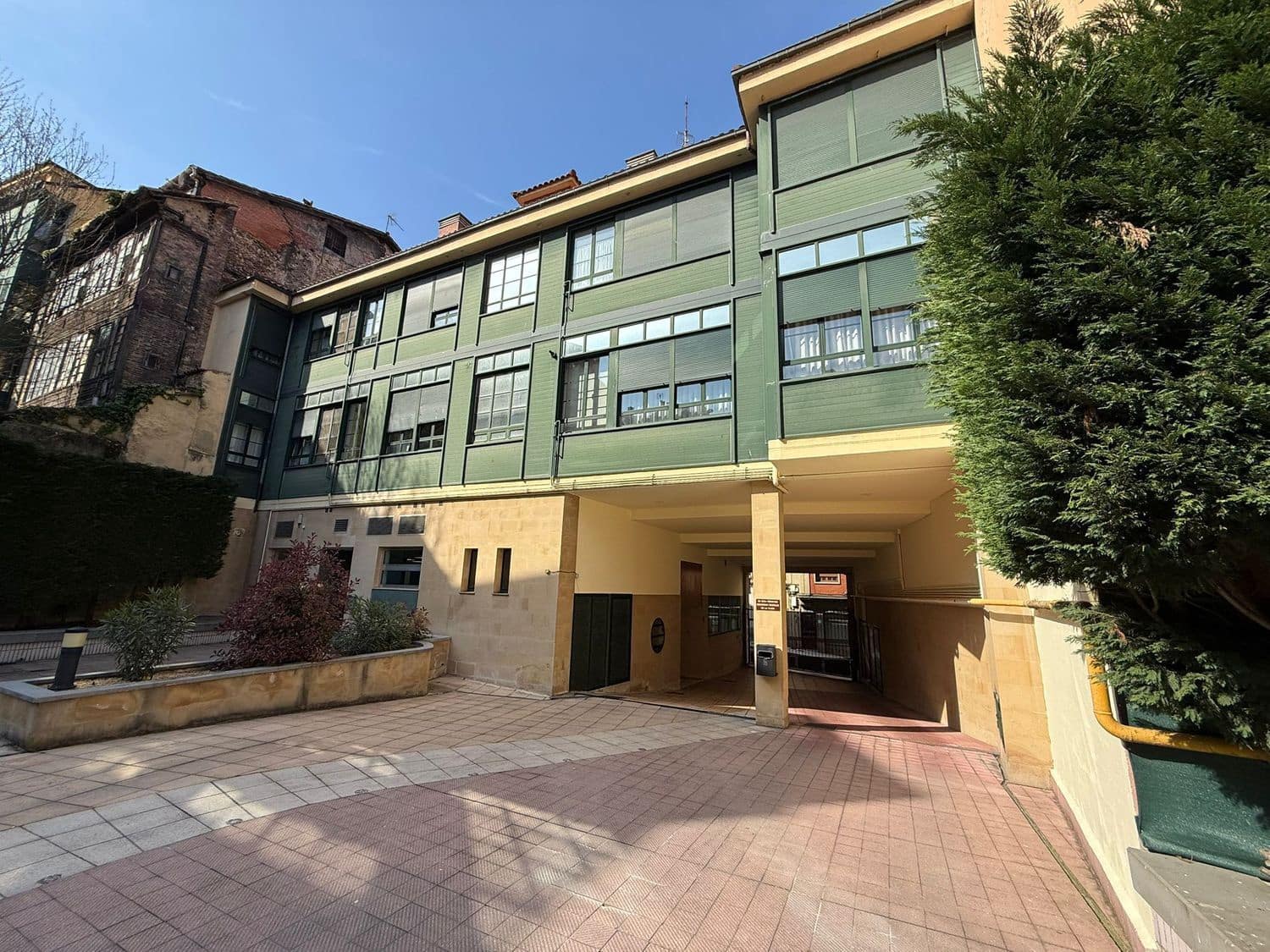 3 slaapkamer Appartement te koop in Oviedo met garage - € 350.000 (Ref: 9719533)