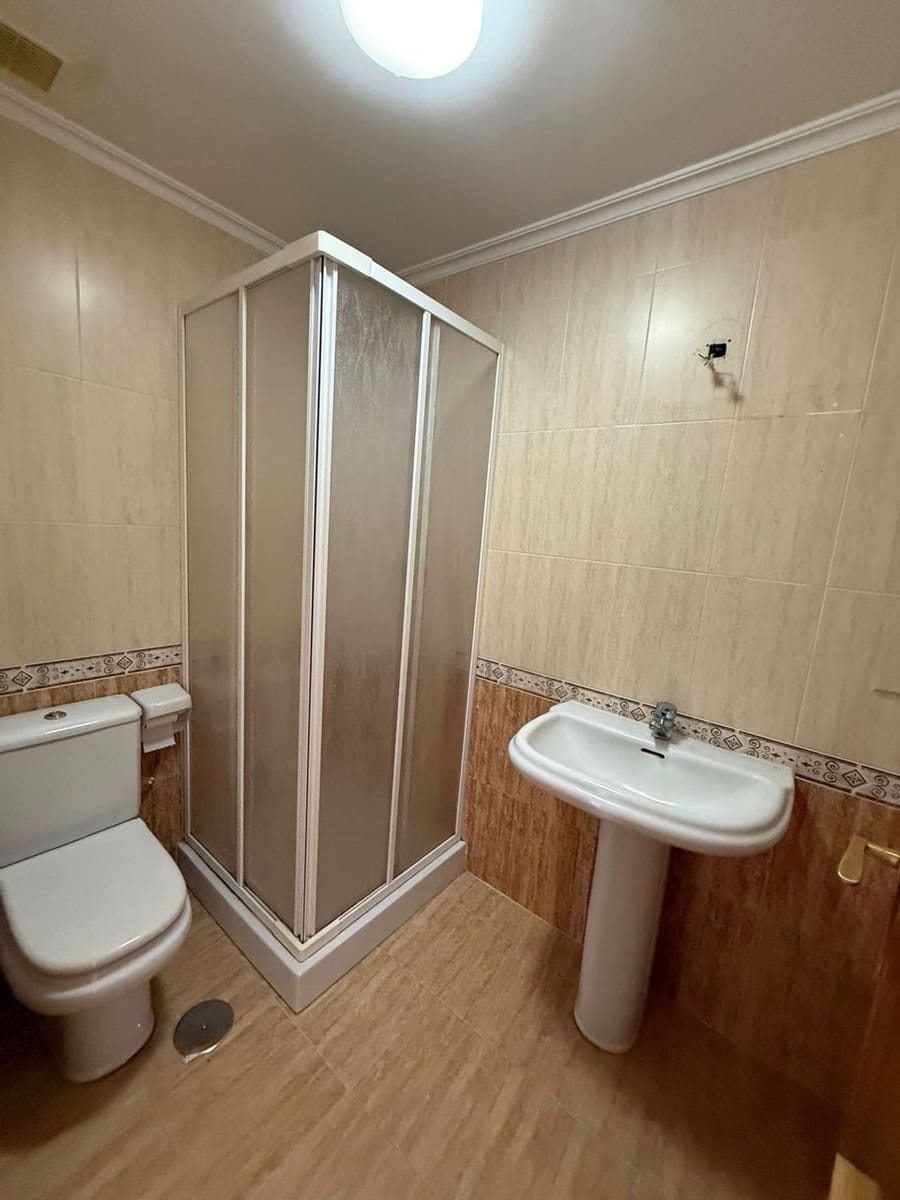 2 bedroom Apartment for sale in Oviedo with garage - € 235,000 (Ref: 9835262)