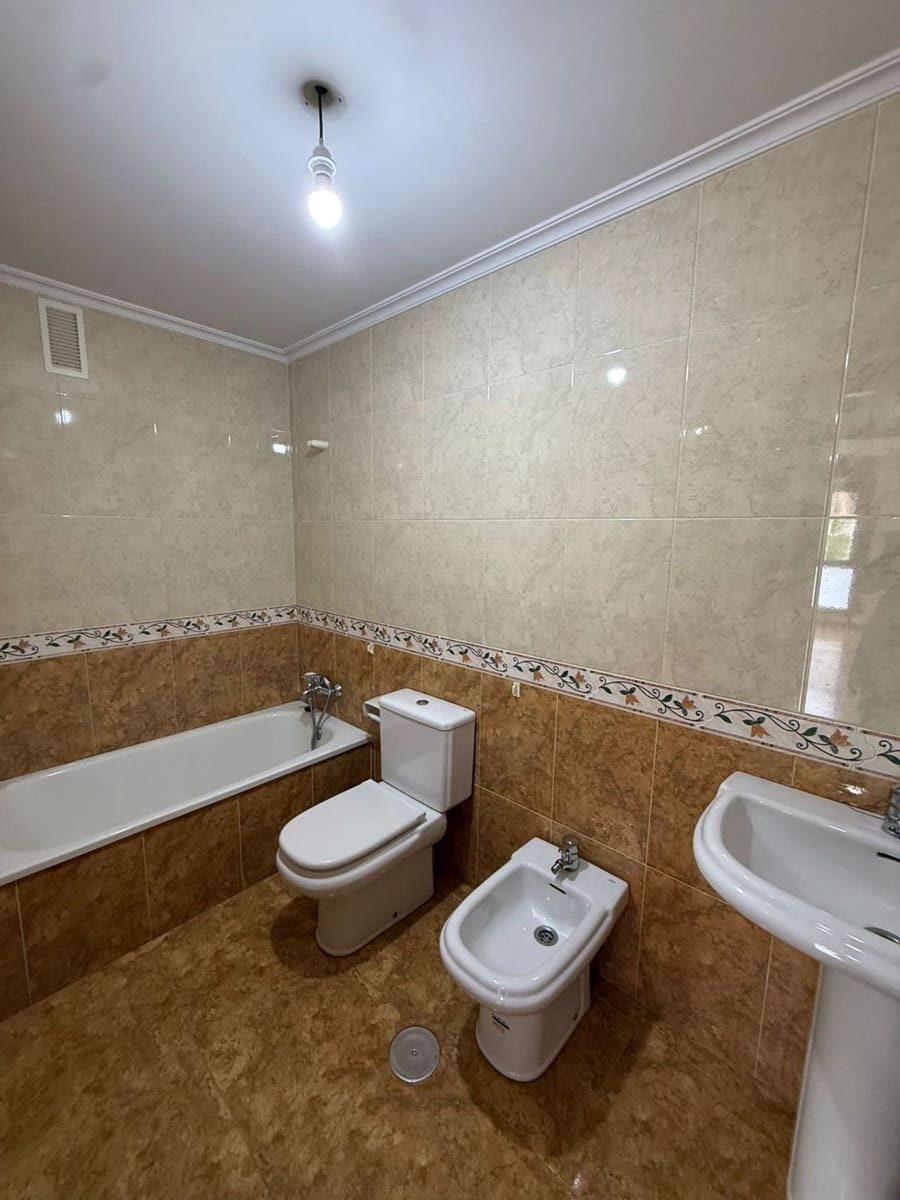 2 bedroom Apartment for sale in Oviedo with garage - € 235,000 (Ref: 9835262)