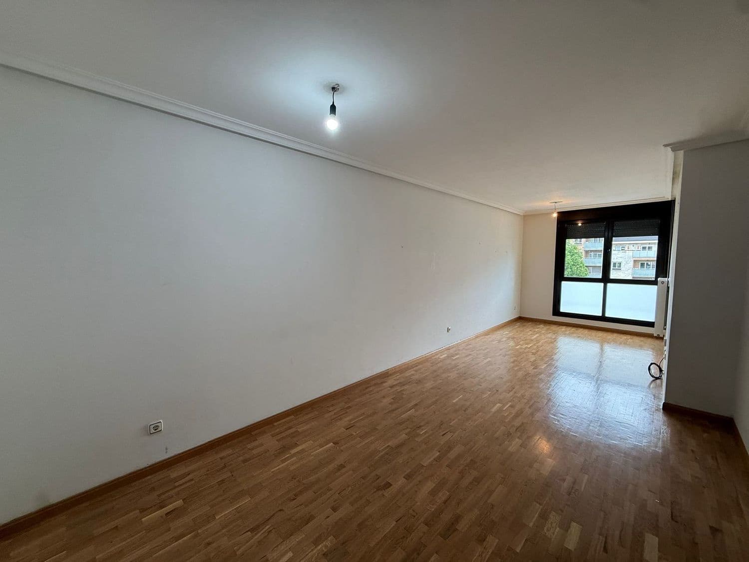 2 bedroom Apartment for sale in Oviedo with garage - € 235,000 (Ref: 9835262)