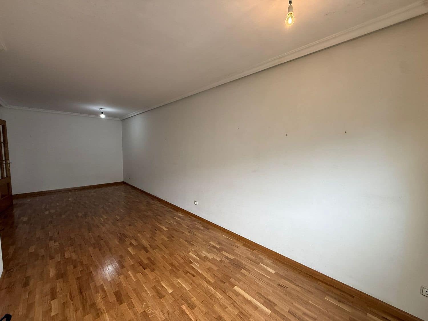2 bedroom Apartment for sale in Oviedo with garage - € 235,000 (Ref: 9835262)