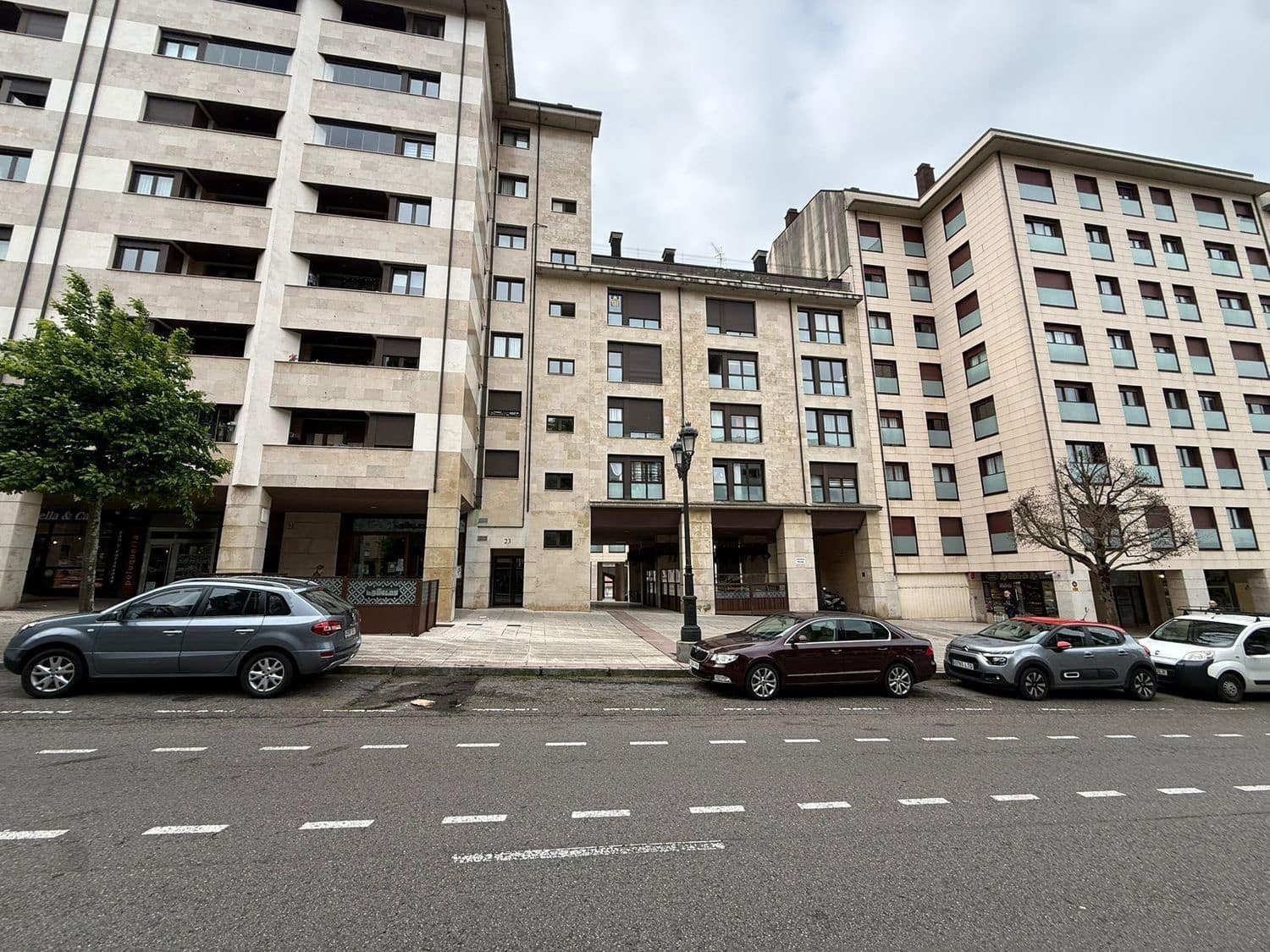 2 bedroom Apartment for sale in Oviedo with garage - € 235,000 (Ref: 9835262)