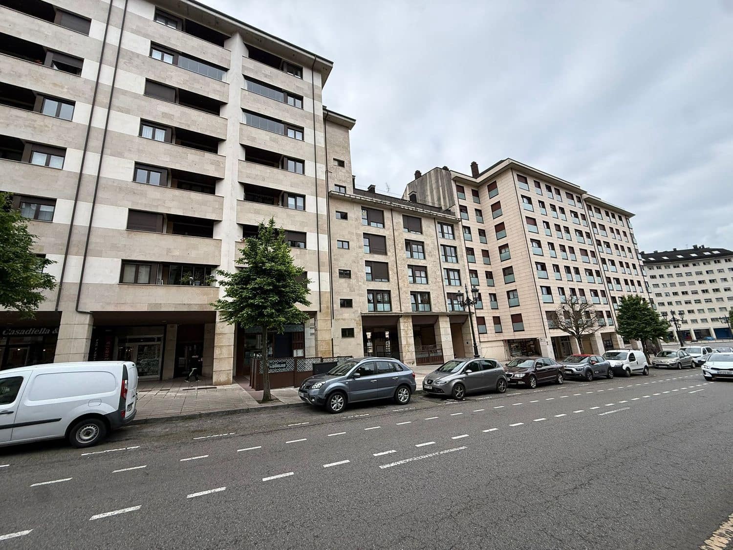 2 bedroom Apartment for sale in Oviedo with garage - € 235,000 (Ref: 9835262)