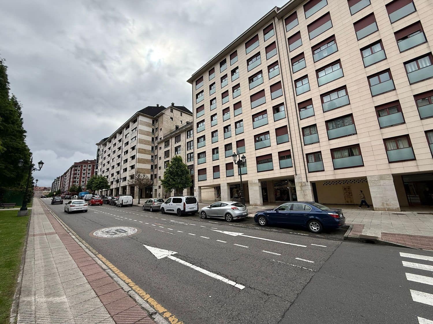 2 bedroom Apartment for sale in Oviedo with garage - € 235,000 (Ref: 9835262)