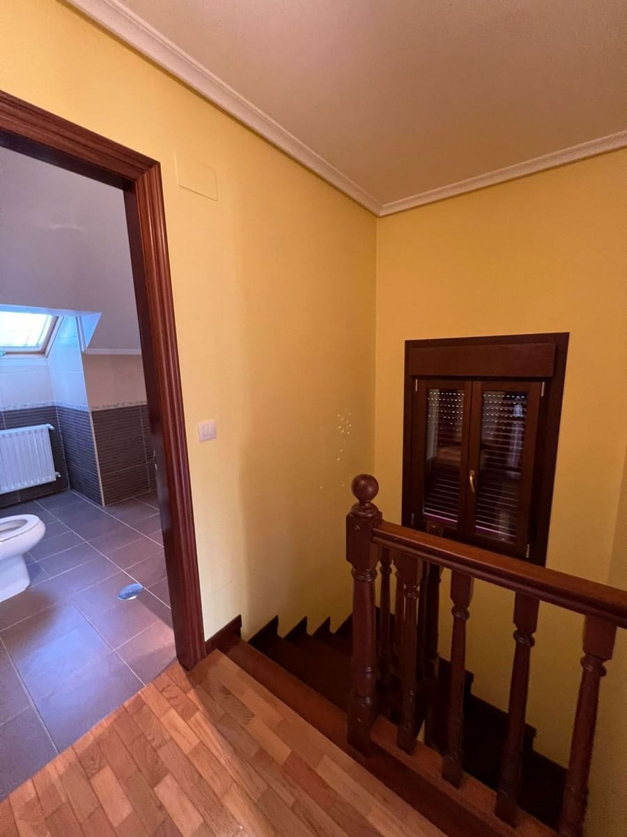3 bedroom Apartment for rent in Nava with garage - € 650 (Ref: 9895645)