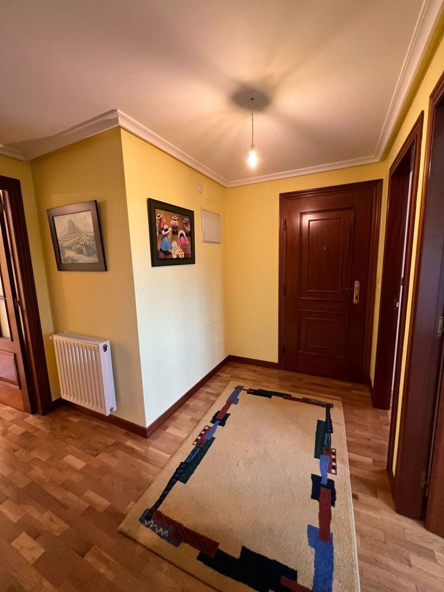 3 bedroom Apartment for rent in Nava with garage - € 650 (Ref: 9895645)
