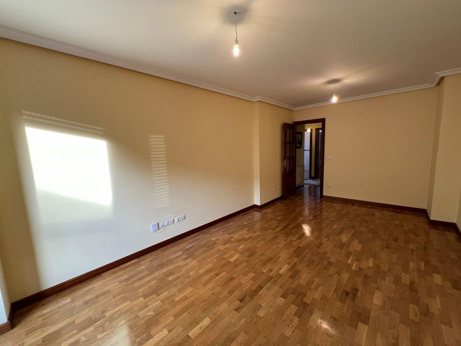 3 bedroom Apartment for rent in Nava with garage - € 650 (Ref: 9895645)