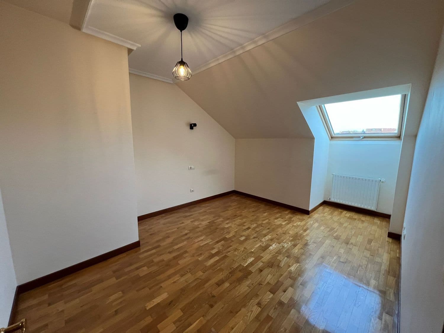 3 bedroom Apartment for rent in Nava with garage - € 650 (Ref: 9895645)