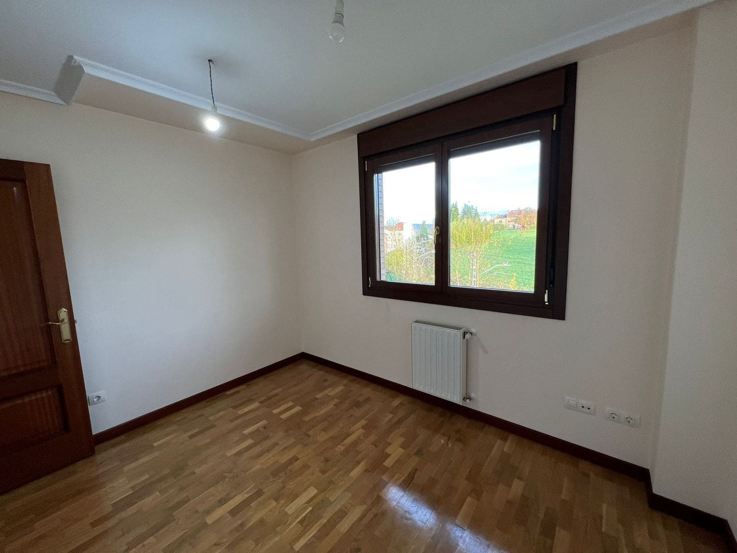 3 bedroom Apartment for rent in Nava with garage - € 650 (Ref: 9895645)