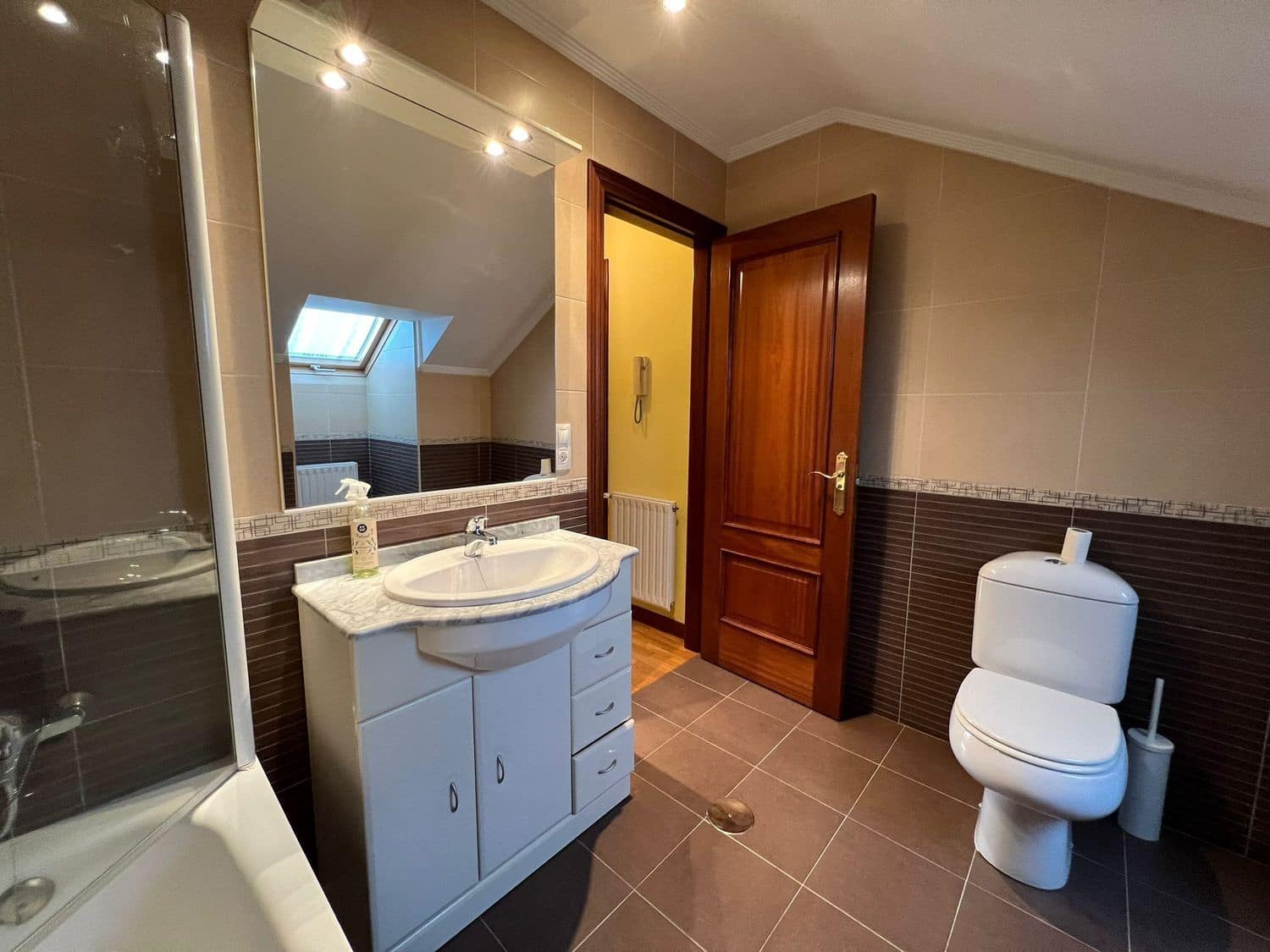 3 bedroom Apartment for rent in Nava with garage - € 650 (Ref: 9895645)
