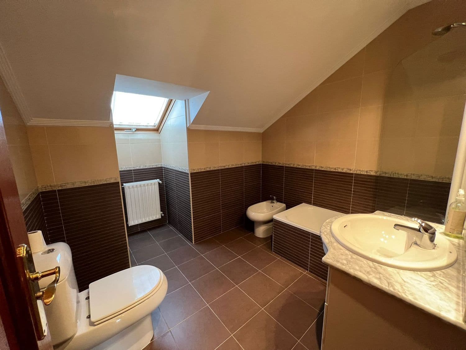 3 bedroom Apartment for rent in Nava with garage - € 650 (Ref: 9895645)