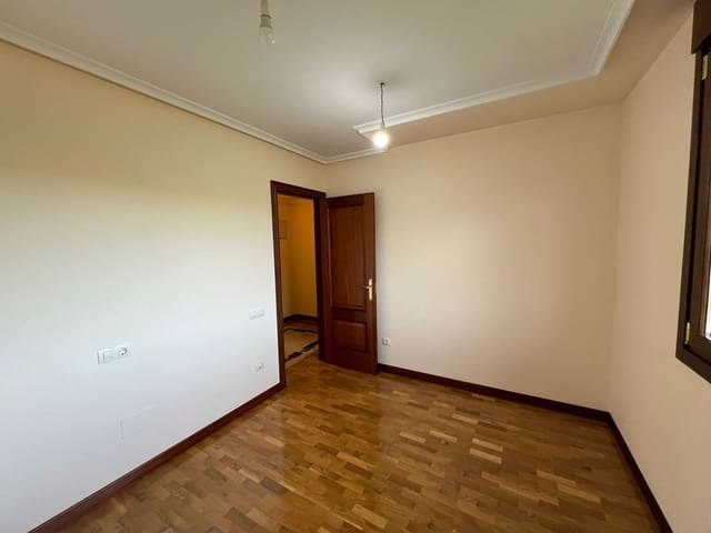 3 bedroom Apartment for rent in Nava - € 650 (Ref: 9895645)