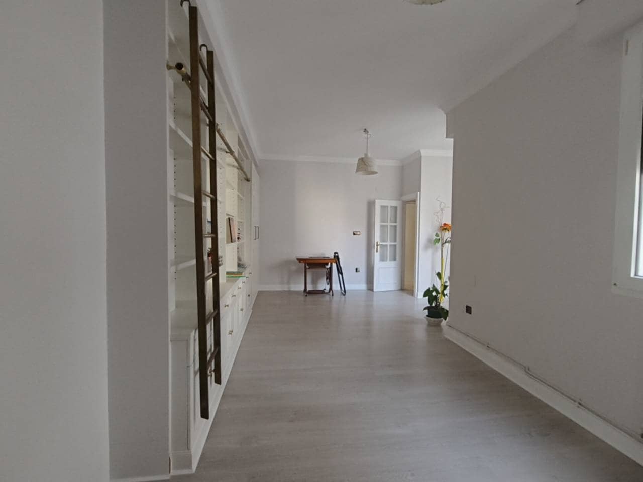 2 slaapkamer Flat te huur in Bilbao - € 1.200 (Ref: 10008147)