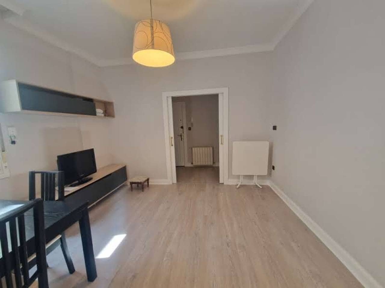 2 slaapkamer Flat te huur in Bilbao - € 1.200 (Ref: 10008147)