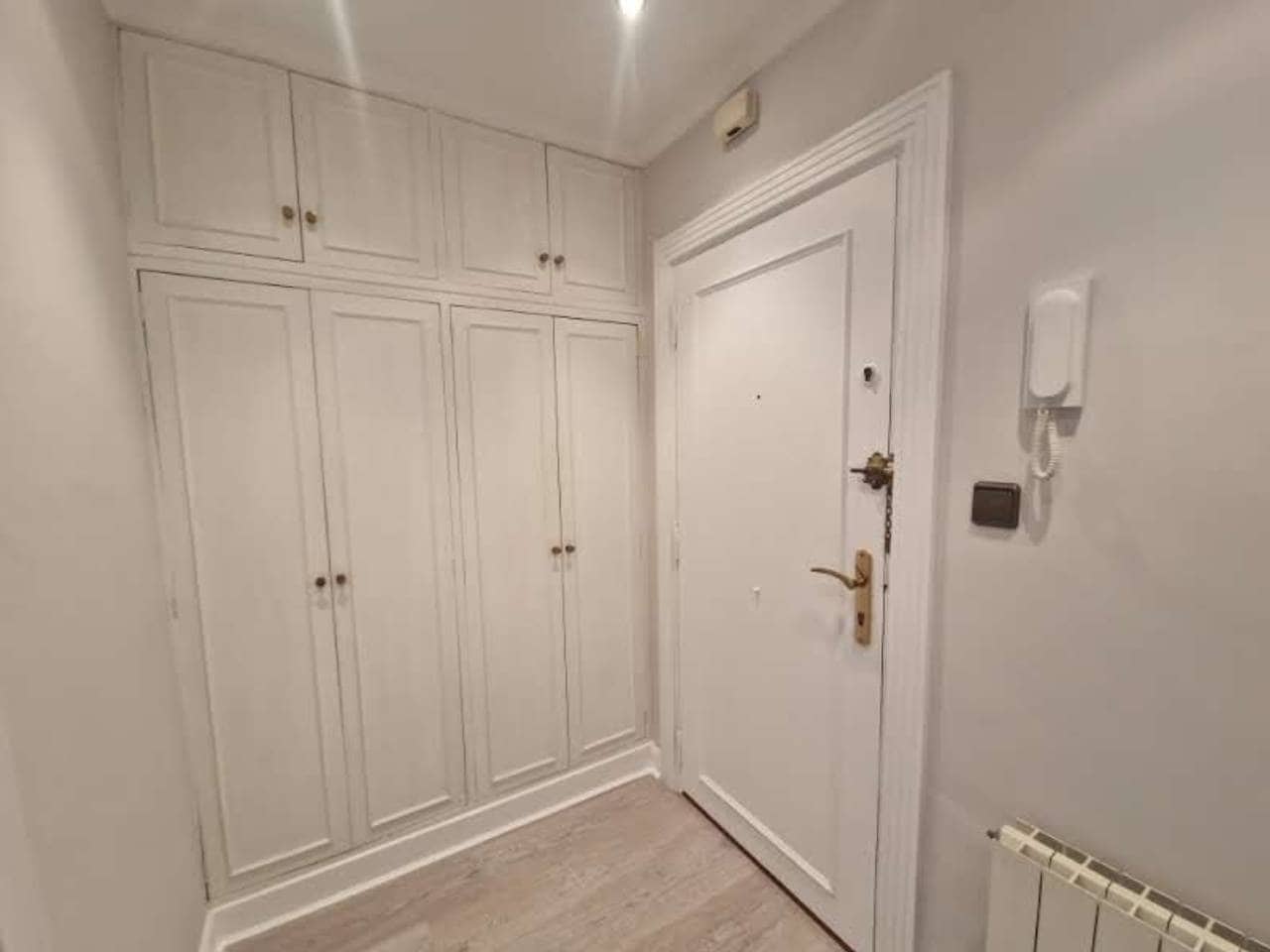 2 slaapkamer Flat te huur in Bilbao - € 1.200 (Ref: 10008147)