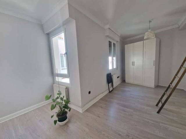 Appartement de 2 chambres à louer à Bilbao - 1 200 € (Ref: 10008147)