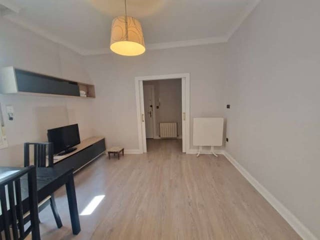 Appartement de 2 chambres à louer à Bilbao - 1 200 € (Ref: 10008147)