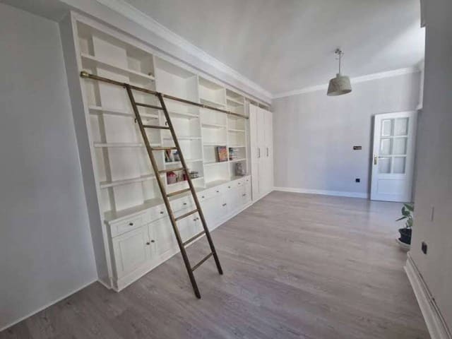 Appartement de 2 chambres à louer à Bilbao - 1 200 € (Ref: 10008147)