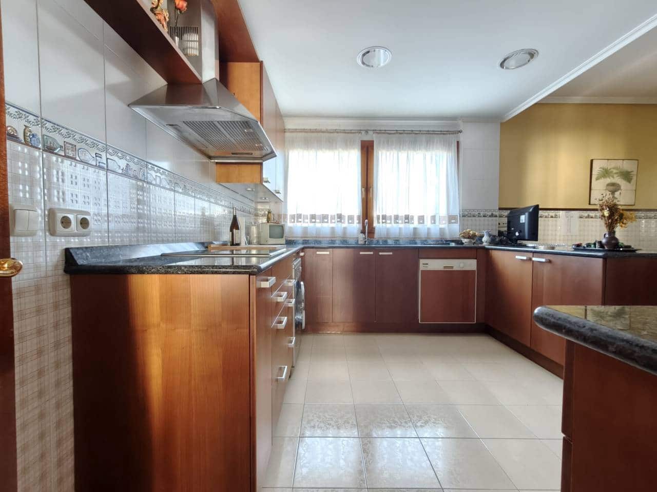 5 bedroom Villa for sale in Leioa with garage - € 1,750,000 (Ref: 10042310)