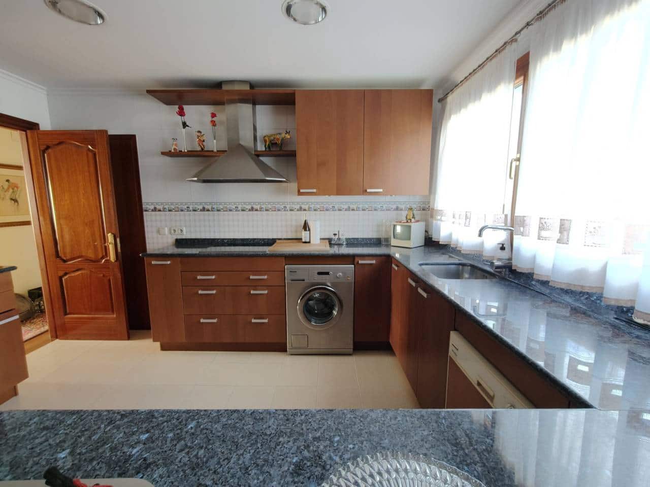 5 bedroom Villa for sale in Leioa with garage - € 1,750,000 (Ref: 10042310)