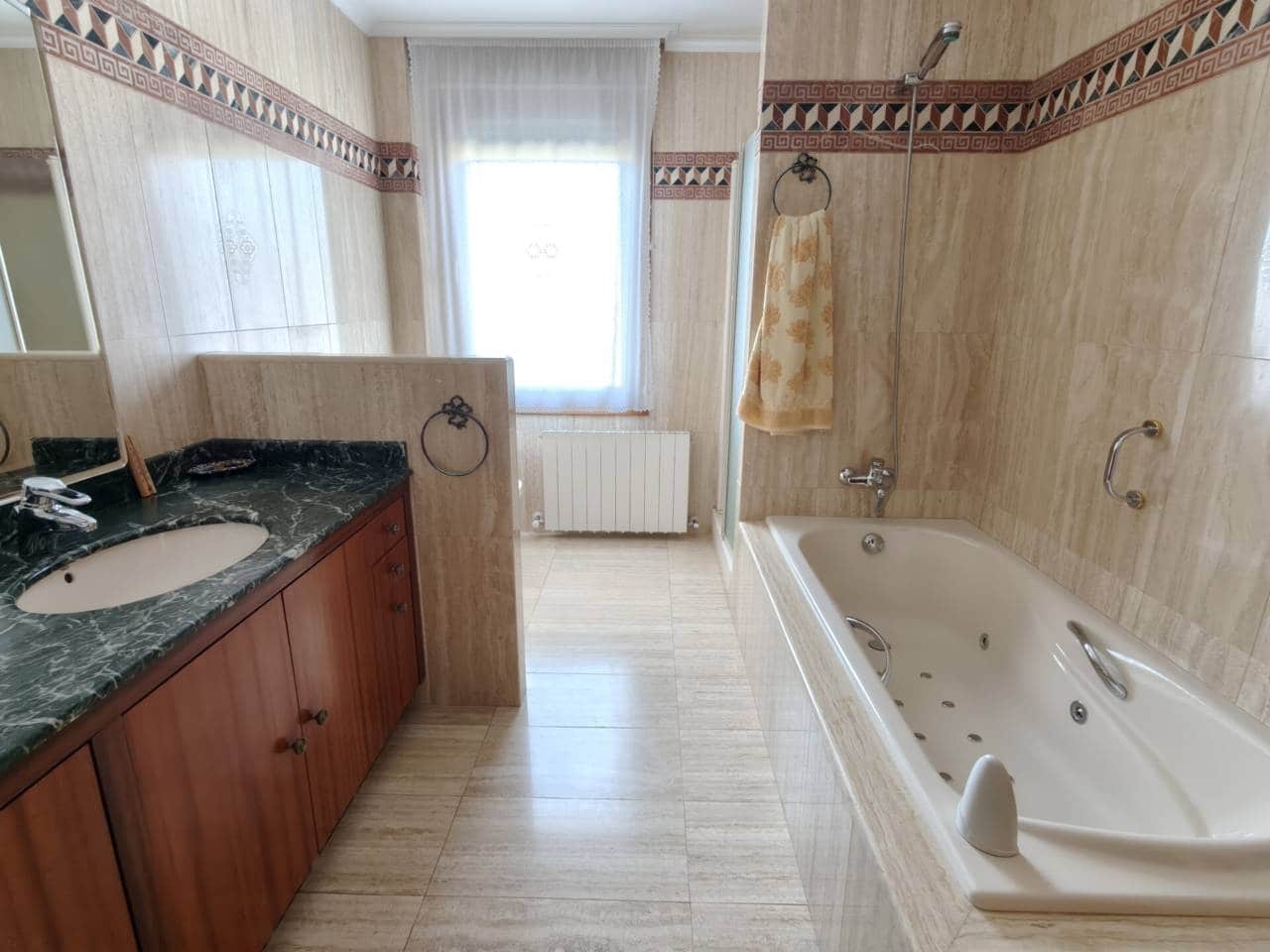 5 bedroom Villa for sale in Leioa with garage - € 1,750,000 (Ref: 10042310)