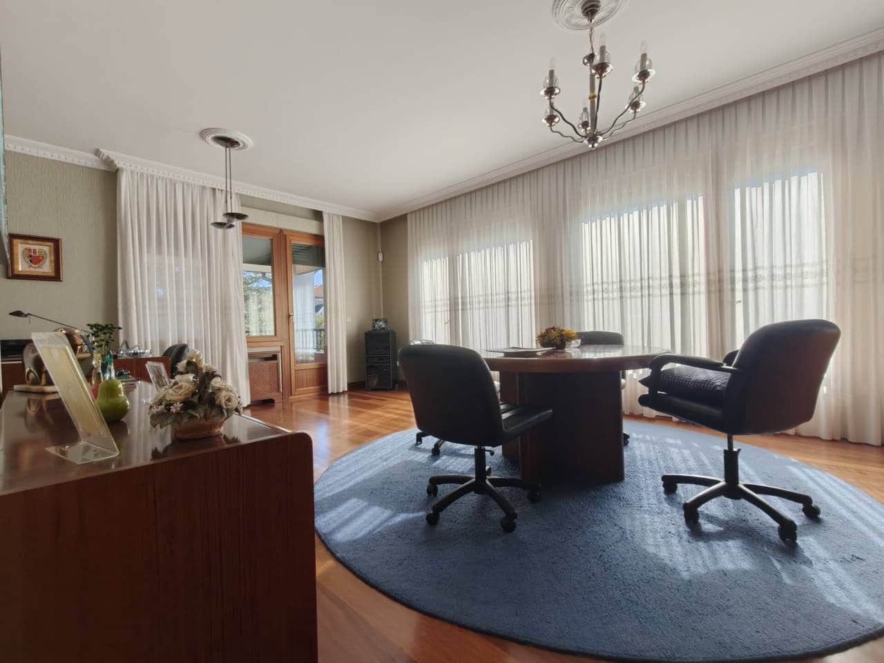 5 bedroom Villa for sale in Leioa with garage - € 1,750,000 (Ref: 10042310)