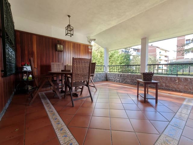 5 bedroom Villa for sale in Leioa with garage - € 1,750,000 (Ref: 10042310)