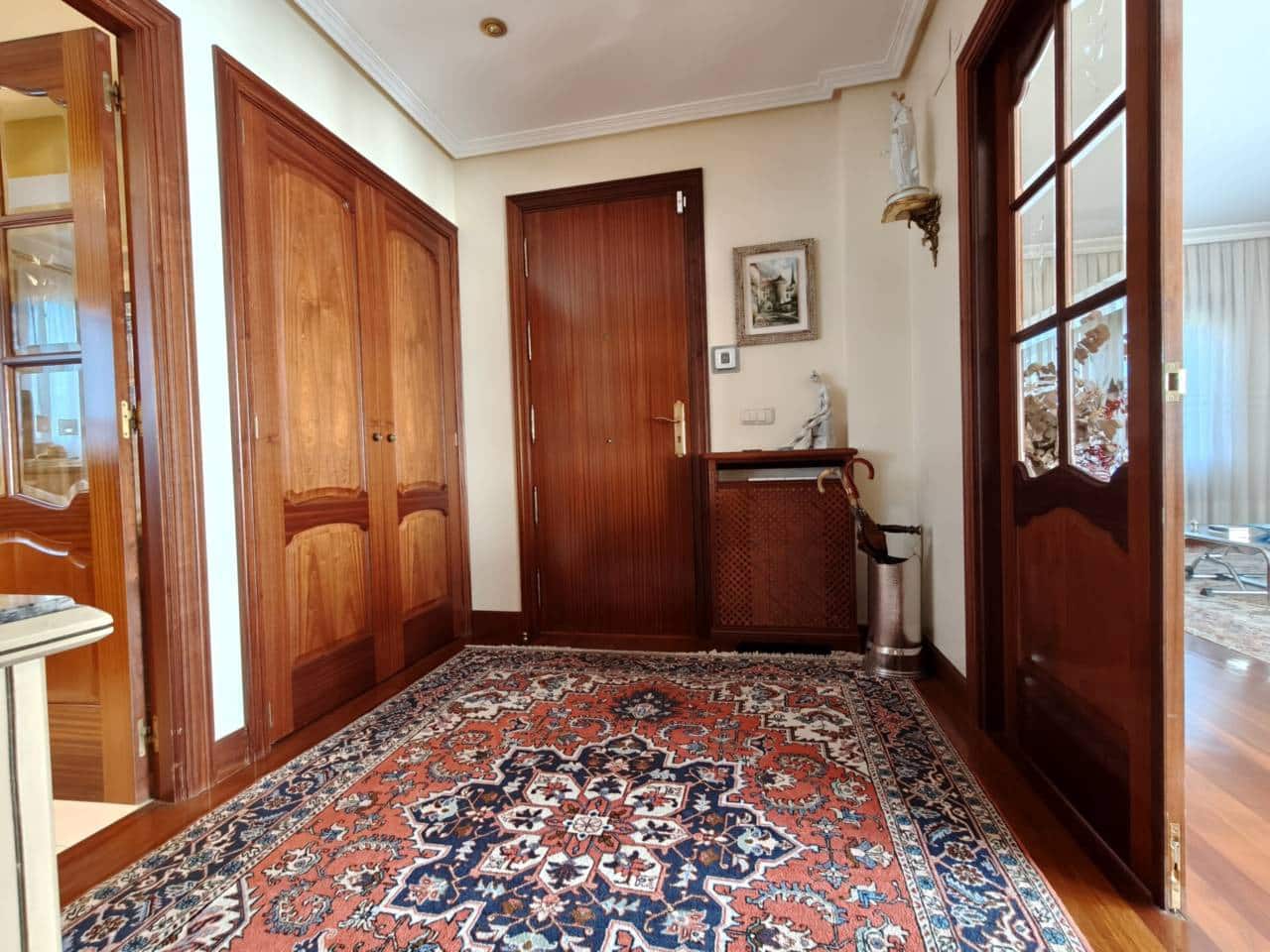 5 bedroom Villa for sale in Leioa with garage - € 1,750,000 (Ref: 10042310)