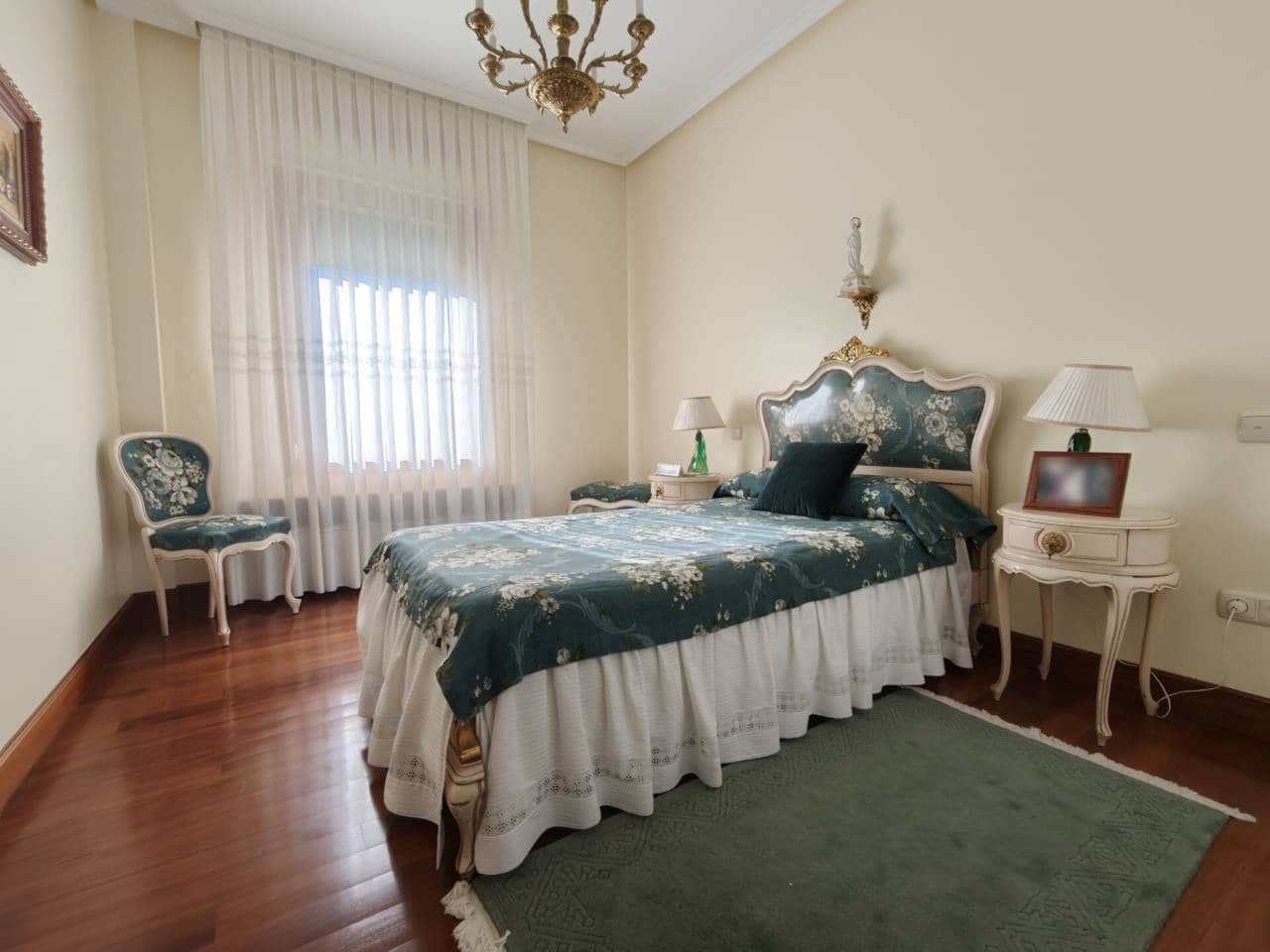 5 bedroom Villa for sale in Leioa with garage - € 1,750,000 (Ref: 10042310)