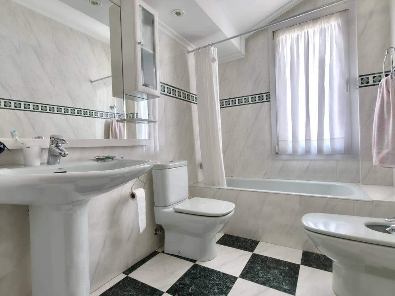 5 bedroom Villa for sale in Leioa with garage - € 1,750,000 (Ref: 10042310)