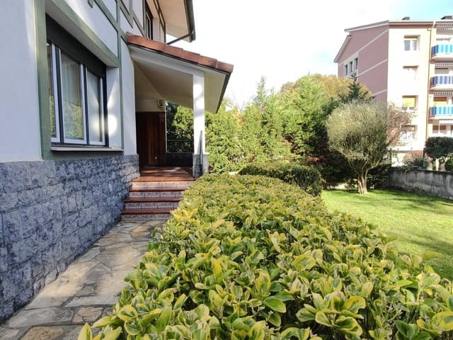 5 bedroom Villa for sale in Leioa with garage - € 1,750,000 (Ref: 10042310)