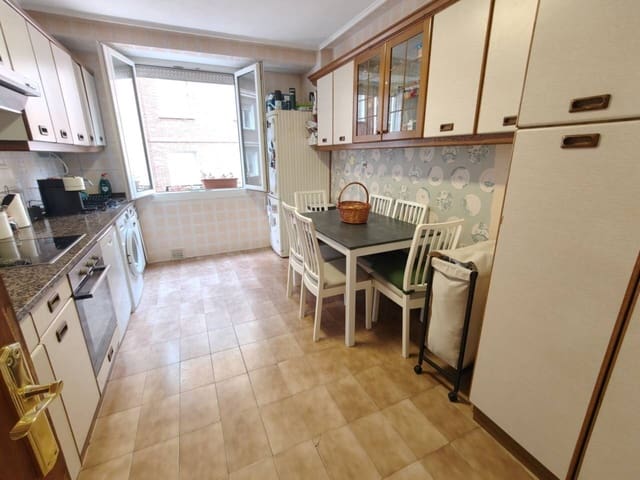 3 sovrum Lägenhet till salu i Bilbao - 398 000 € (Ref: 10097472)