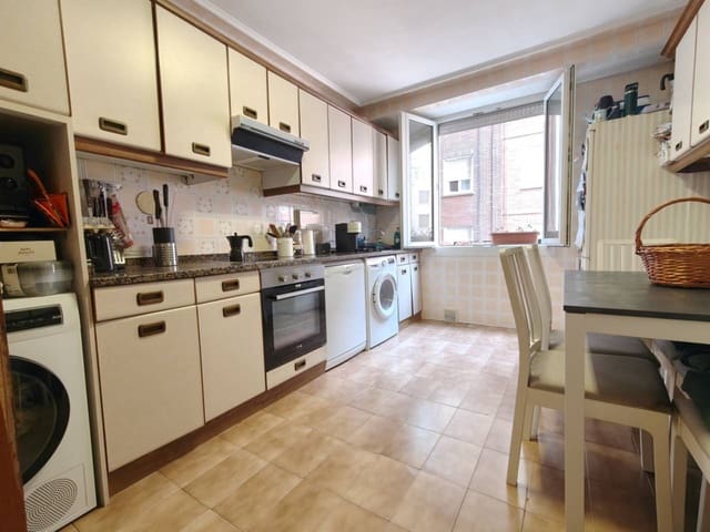3 sovrum Lägenhet till salu i Bilbao - 398 000 € (Ref: 10097472)