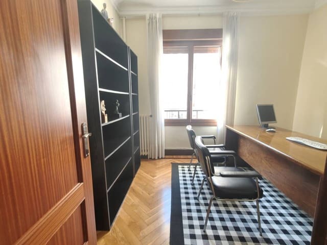 4 sypialnia Mieszkanie na sprzedaż w Bilbao - 495 000 € (Ref: 10118592)
