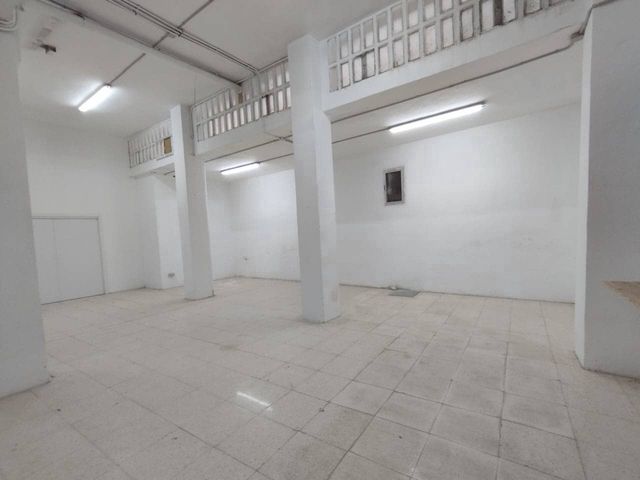 Kaupallinen myytävänä paikassa Bilbao - 140 000 € (Ref: 10127478)