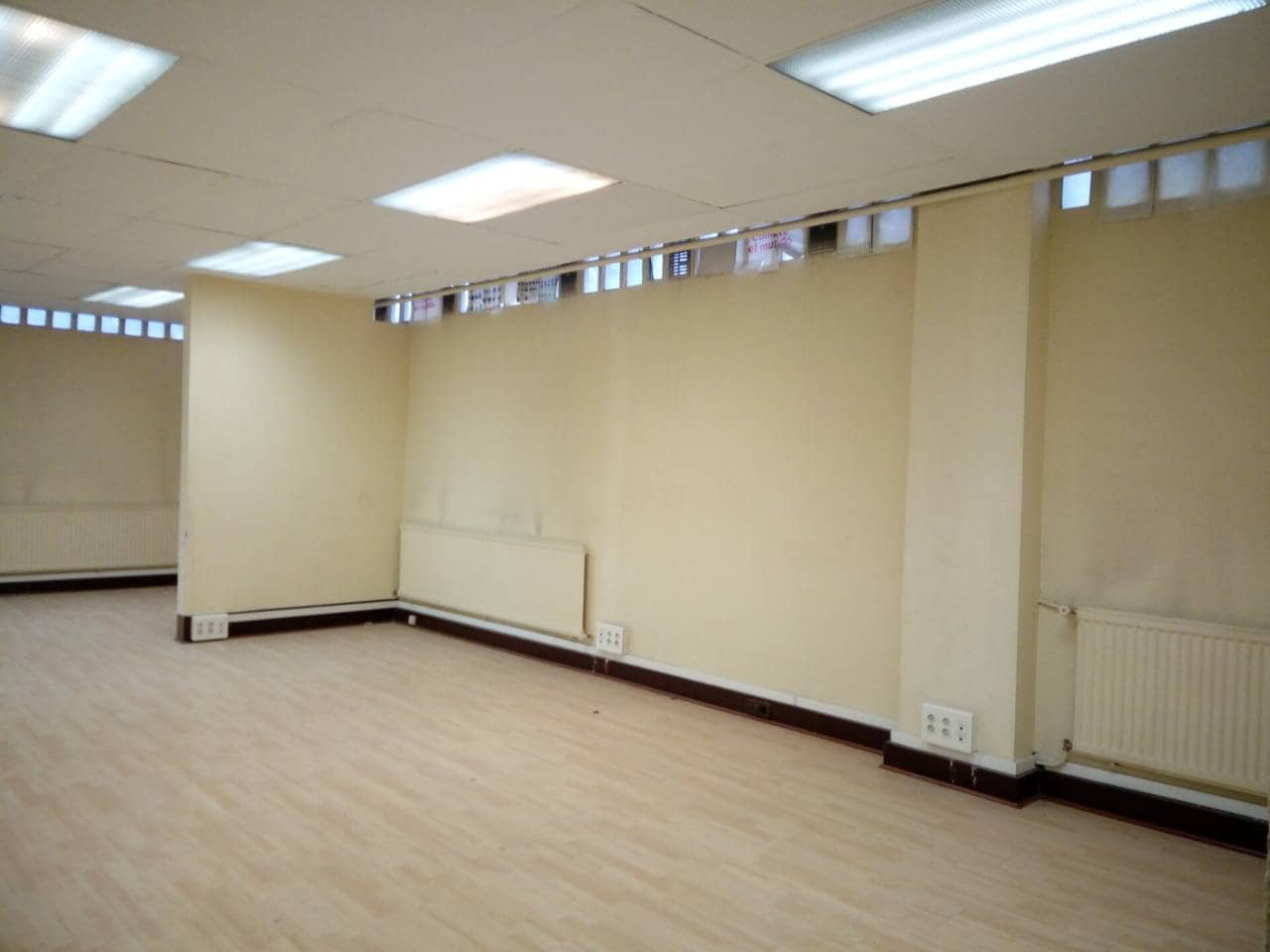 Bureau à louer à Bilbao - 450 € (Ref: 3860226)