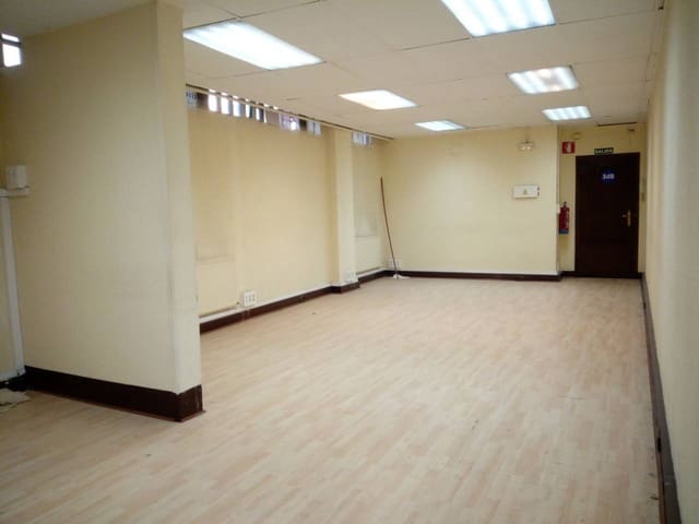 Office for rent in Bilbao - € 450 (Ref: 3860226)