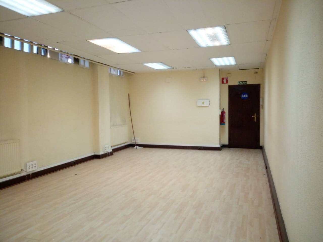 Bureau à louer à Bilbao - 450 € (Ref: 3860226)