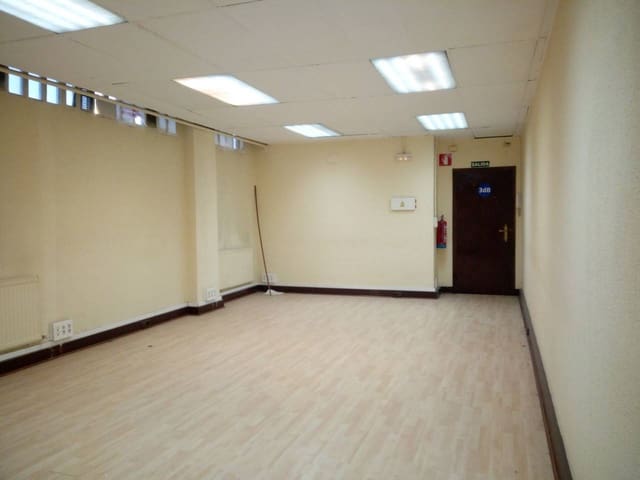 Office for rent in Bilbao - € 450 (Ref: 3860226)