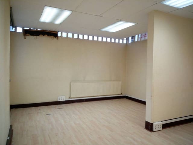 Office for rent in Bilbao - € 450 (Ref: 3860226)