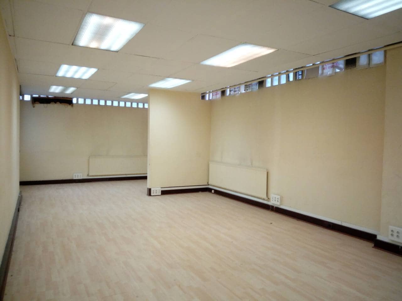 Bureau à louer à Bilbao - 450 € (Ref: 3860226)