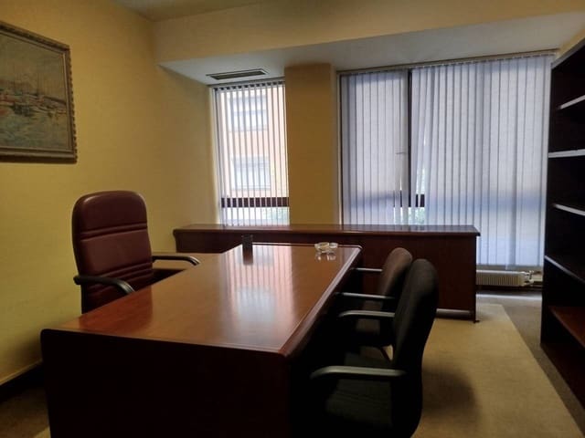 Kontor til salgs i Bilbao med garasje - € 435 000 (Ref: 3860384)