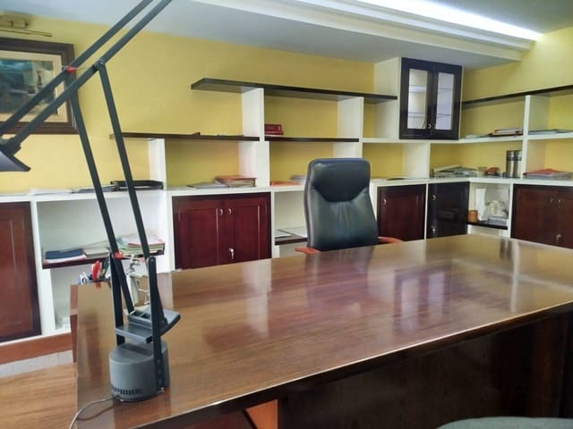 Kontor til salgs i Bilbao med garasje - € 435 000 (Ref: 3860384)